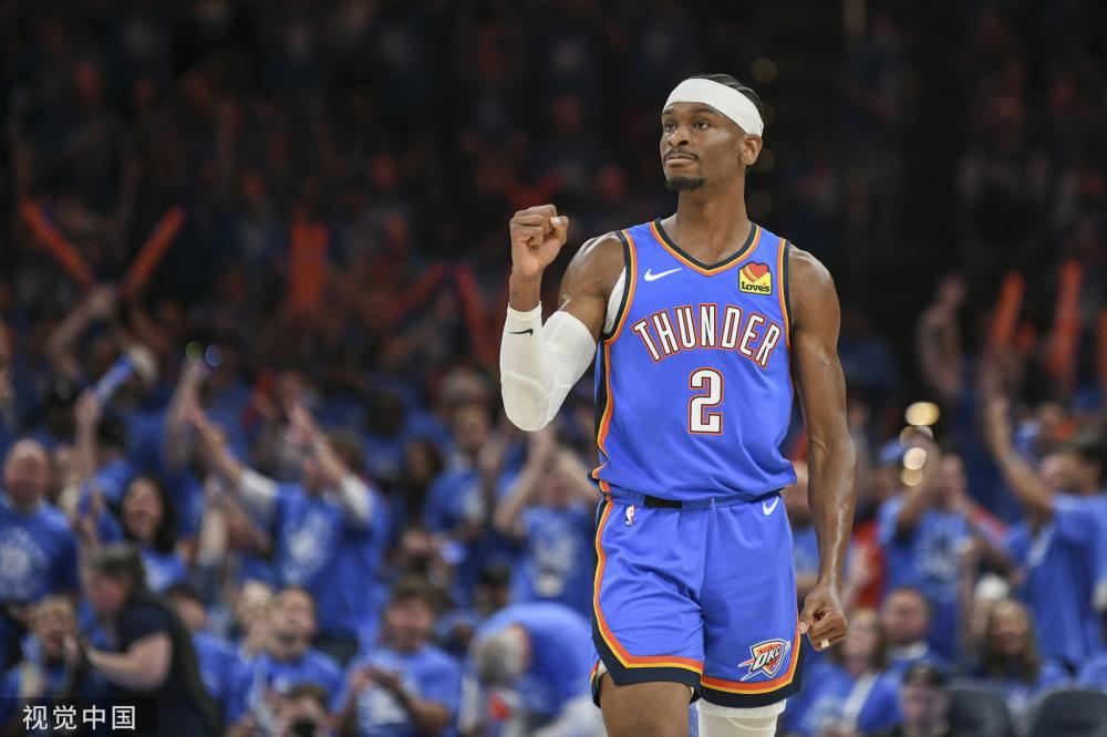 帮助队员稳 帮助队员稳